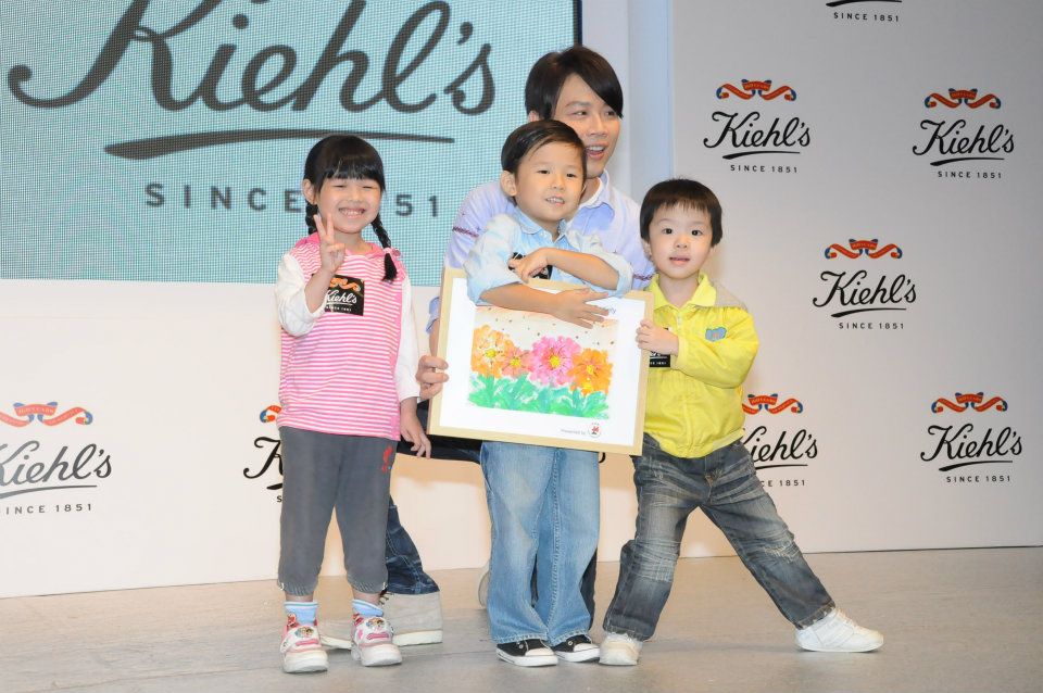 Heep Hong children & David Tao at a promotional event of Kiehl's